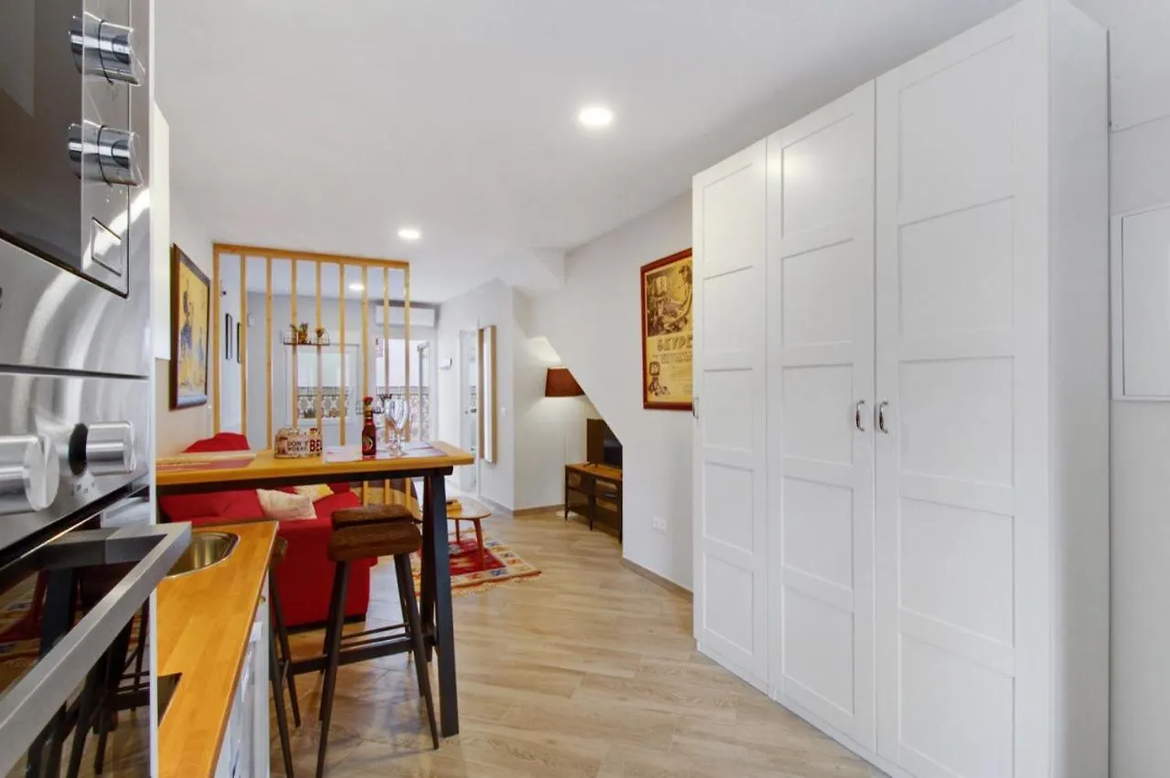 Barcelo 21, Parking On Request, Atico With Terrace & Studio With Patio, Center, Breakfast Included, Quite Neighborhood, Bc Málaga